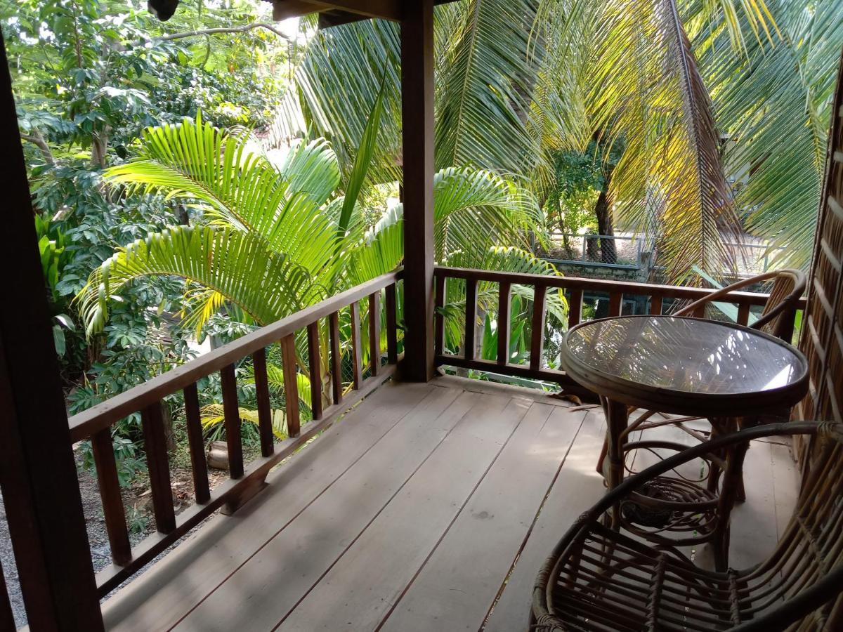 O'Hamok Family Homestay バッタンバン エクステリア 写真